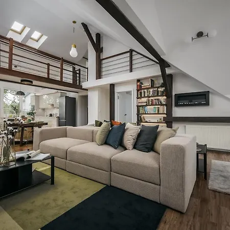 Luxury Haven 3br Penthouse, 3bath, Hot Tub & Roof Apartamento