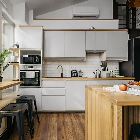 Luxury Haven 3br Penthouse, 3bath, Hot Tub & Roof * Praga