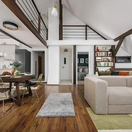 Luxury Haven 3br Penthouse, 3bath, Hot Tub & Roof Praga