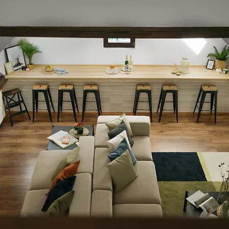 Luxury Haven 3br Penthouse, 3bath, Hot Tub & Roof Apartamento Praga