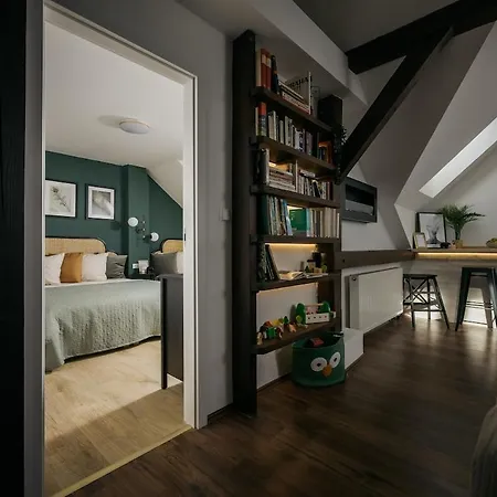 Luxury Haven 3br Penthouse, 3bath, Hot Tub & Roof