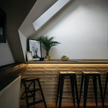 Luxury Haven 3br Penthouse, 3bath, Hot Tub & Roof *