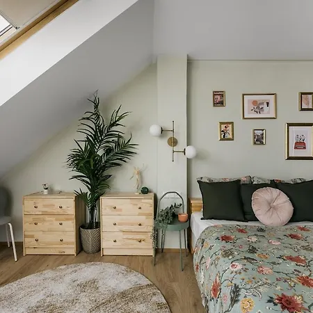 Luxury Haven 3br Penthouse, 3bath, Hot Tub & Roof Apartamento Praga