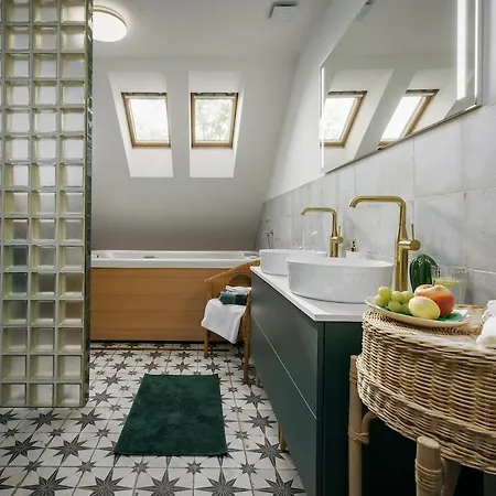 Luxury Haven 3br Penthouse, 3bath, Hot Tub & Roof *