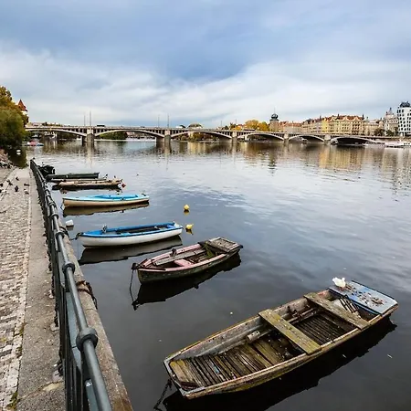 Luxury Haven 3br Penthouse, 3bath, Hot Tub & Roof Apartamento Praga